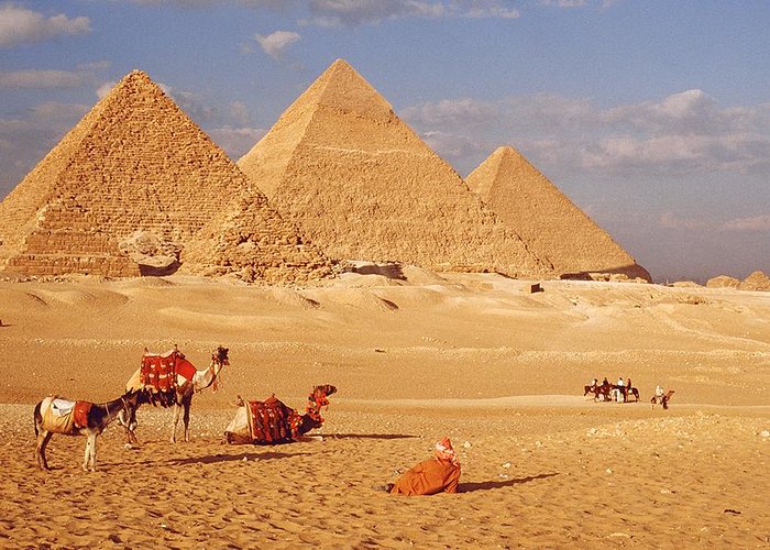 Egypt's Tourism Industry Struggles Amidst Economic Turmoil